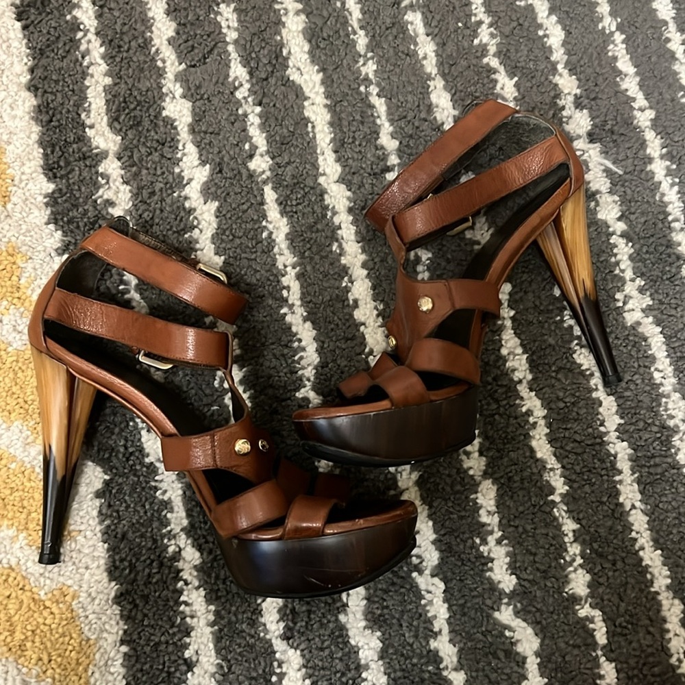 Stuart Weitzman ✨ - Picture 2 of 5